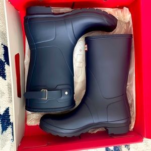 Hunter Short Rain Boot (Navy Blue)